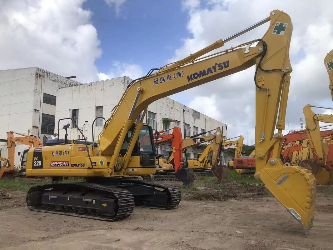 El excavador usado de KOMATSU PC220-8 22 toneladas secunda el excavador Komatsu PC220 de la mano