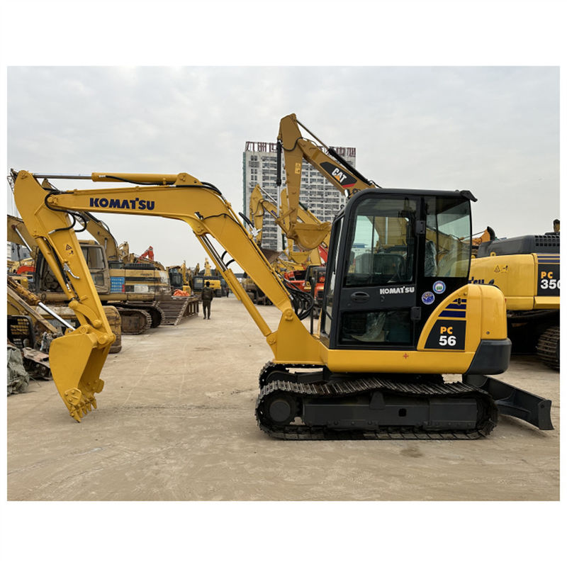 Pequeño Japón Komatsu PC56 Excavadora hidráulica usada Mini tamaño Peso 5 toneladas con hoja
