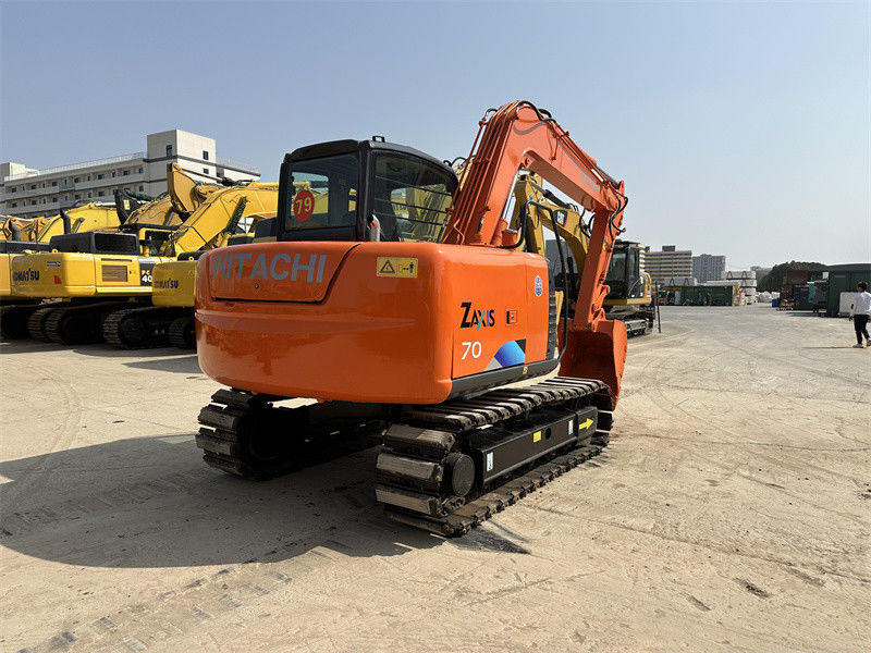 Excavadora mini Hitachi ZX70 con pista de caucho de 7 toneladas
