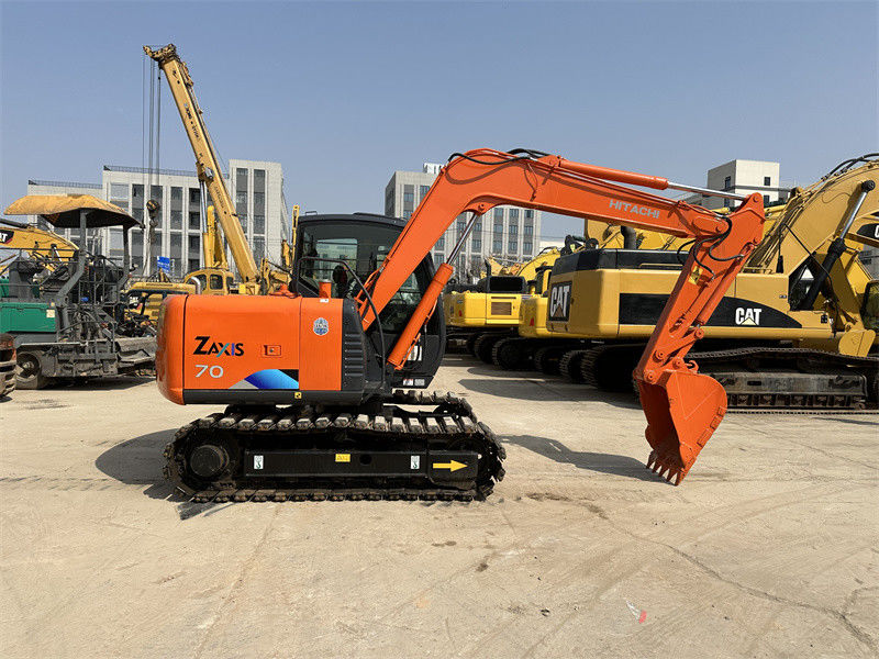 Excavadora mini Hitachi ZX70 con pista de caucho de 7 toneladas