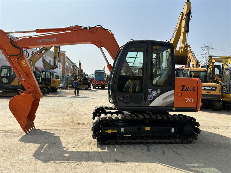 Excavadora mini Hitachi ZX70 con pista de caucho de 7 toneladas