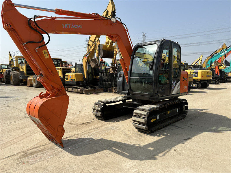 Excavadora mini Hitachi ZX70 con pista de caucho de 7 toneladas