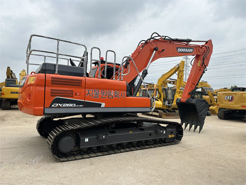 Potencia del motor de 180 KW Excavadoras usadas Doosan DX260 con capacidad de cubo de 1,2 M3