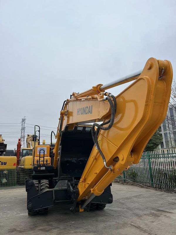 Tipo de movimiento Excavadora de ruedas usada Hyundai R210W-9 de 21 toneladas Excavadora de ruedas usada Hyundai