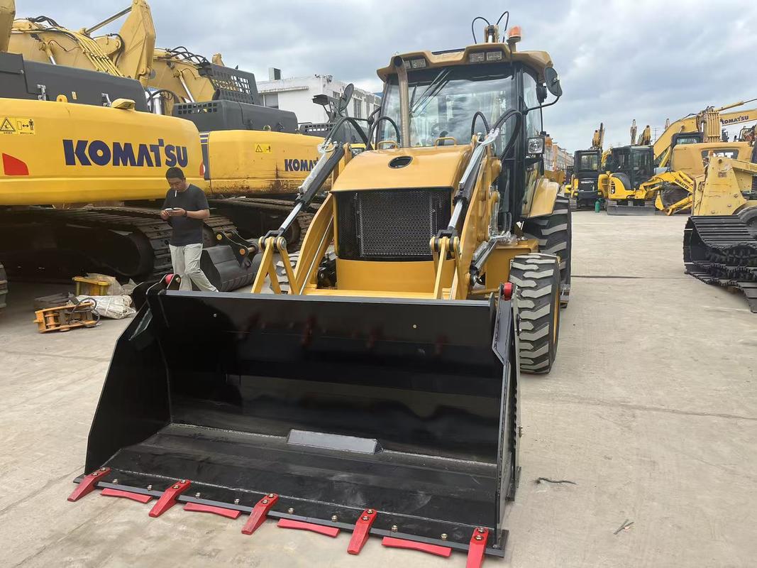 Retroexcavadora Caterpillar 420F completamente nueva con cuchara abrible y brazo extensible