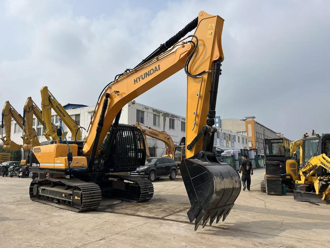 Used Hyundai 220LC-9S excavator 22 tons medium size excavator