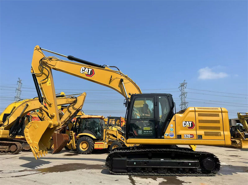Excavadora usada Caterpillar modelo 320GC diseñada para ofrecer un menor consumo de combustible y una vida útil más larga para la ejecución del proyecto