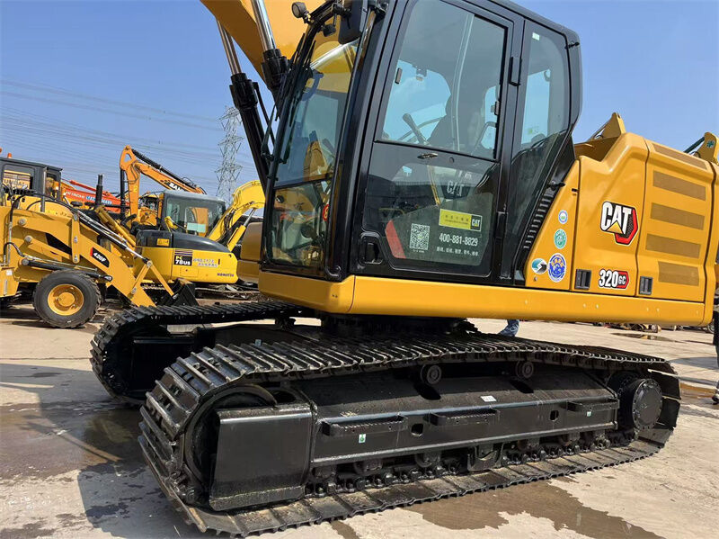 Excavadora usada Caterpillar modelo 320GC diseñada para ofrecer un menor consumo de combustible y una vida útil más larga para la ejecución del proyecto