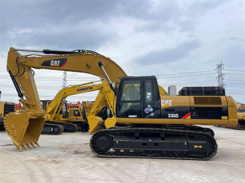 Excavadora Caterpillar 336D usada diseñada para proyectos grandes que requieren una alta productividad y funcionamiento en ambientes de trabajo adversos