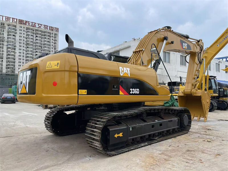 Excavadora Caterpillar 336D usada diseñada para proyectos grandes que requieren una alta productividad y funcionamiento en ambientes de trabajo adversos