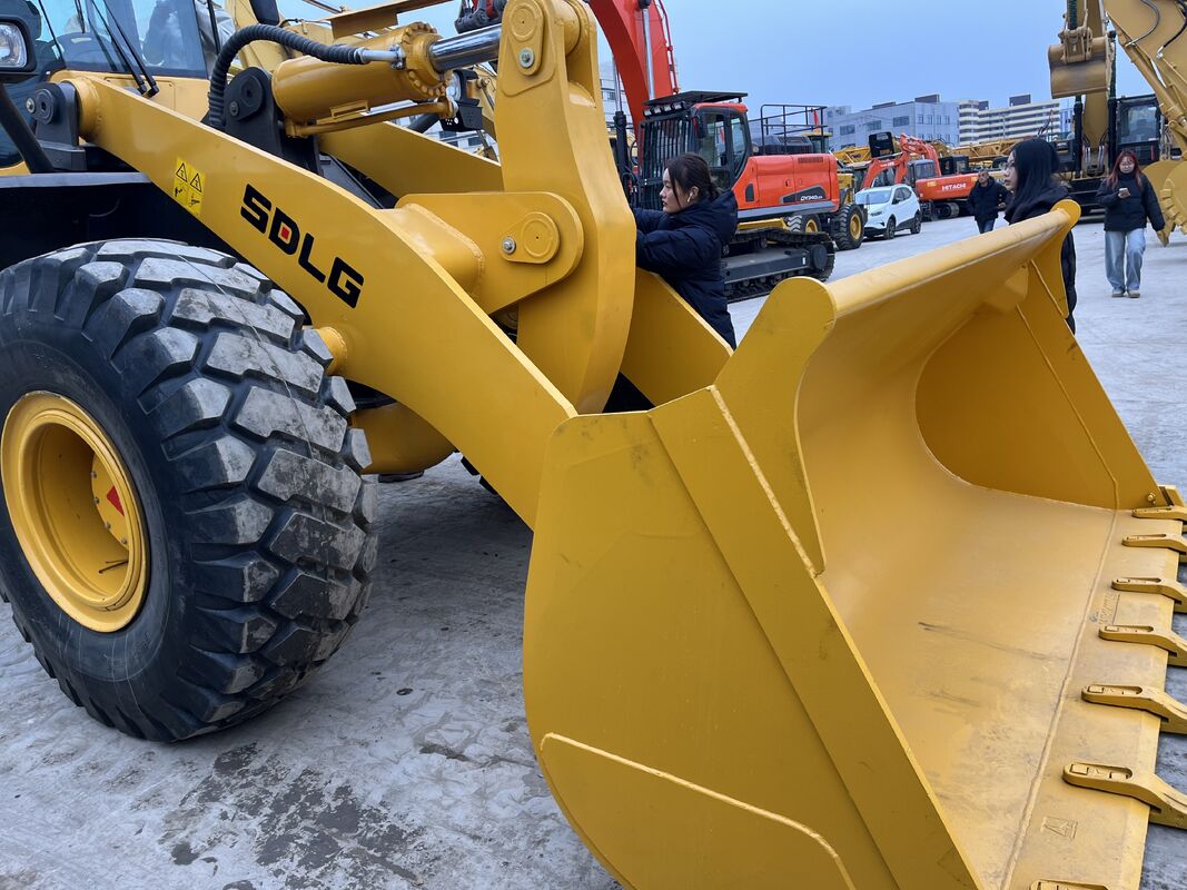 Potente Cargadora de Ruedas SDLG L958F Usada Equipada con Motor de 9.7 Litros y Excelente Comodidad para el Operador a Largo Plazo