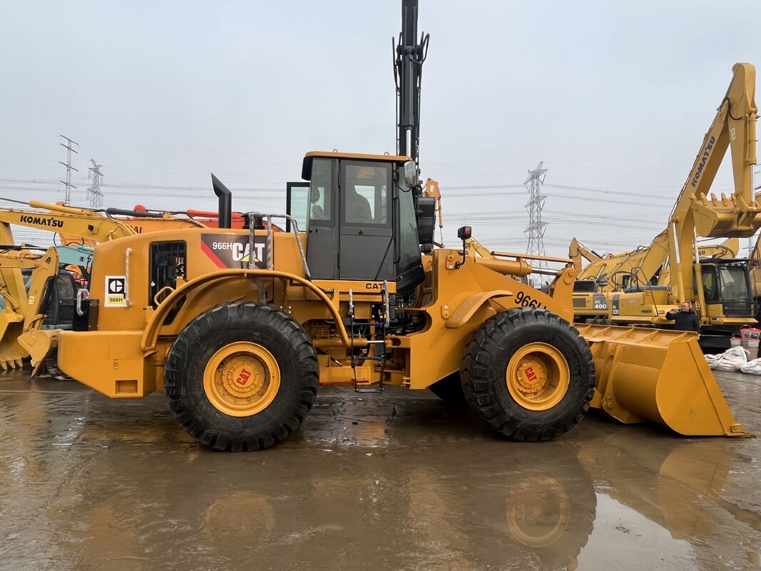 Cargador de ruedas usado CAT 966H con alta fuerza de ruptura y un tren motriz robusto que ofrece rendimiento en ambientes industriales adversos
