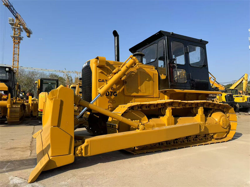 Excavadora CAT D7G original usada con motor 3306, peso de operación de 20230 kg y cuchilla recta.