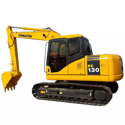 La marca japonesa utilizó medio del excavador 130 de KOMATSU 13 toneladas